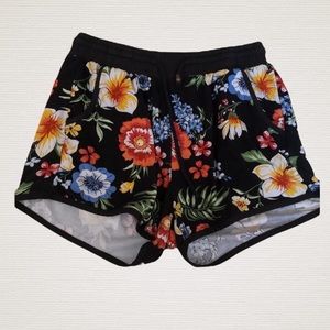 black floral lounge shorts 🌺